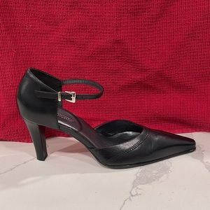 Worthington black leather heels size 8
